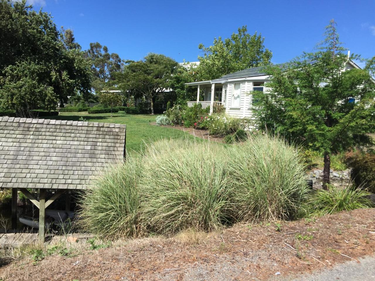Te Kopura Lodge Martinborough Exterior photo